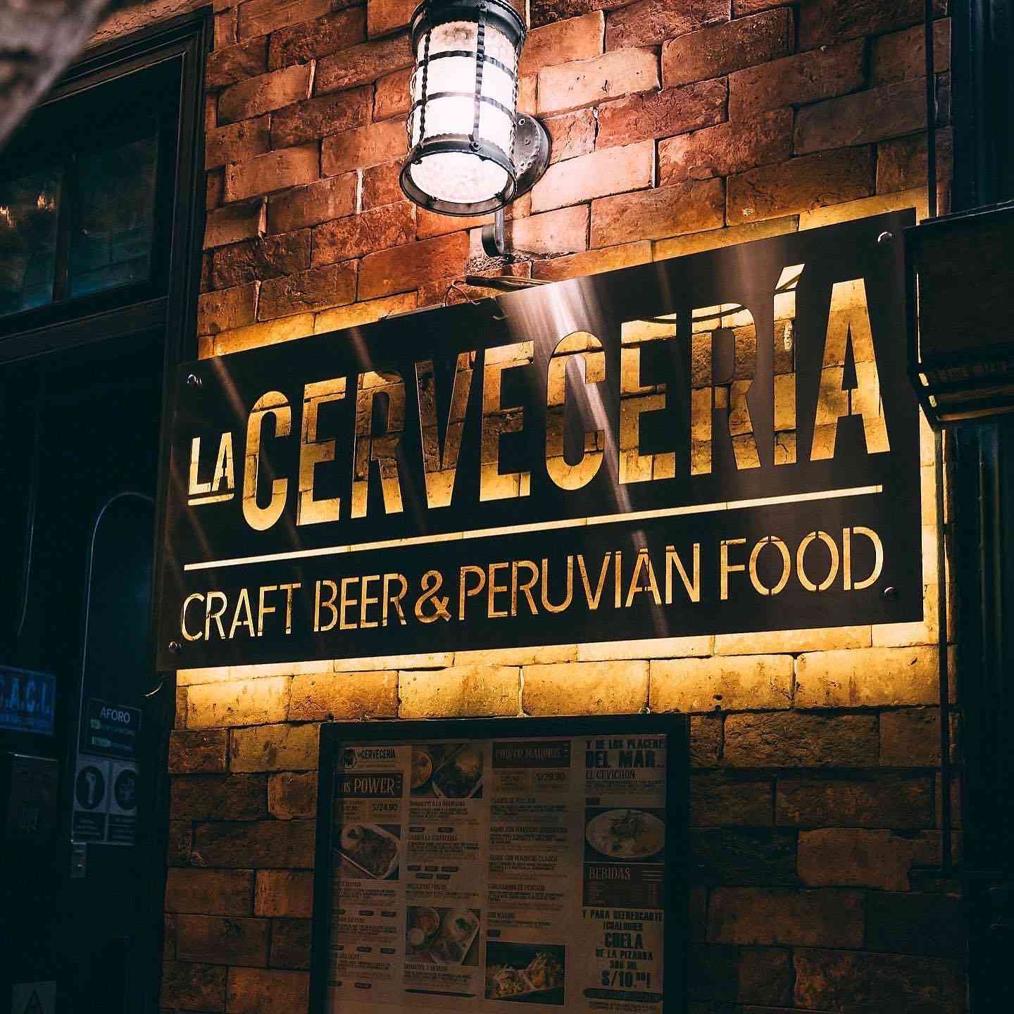 Letrero La Cervecería Restobar in Miraflores